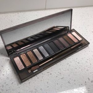 Urban Decay Naked Smokey Eye shadow palette